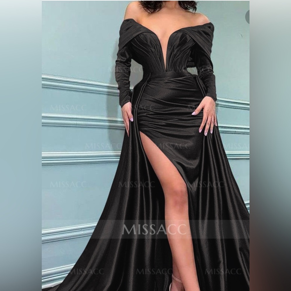 Brand New!!!!!! Elegant Black Evening Gown.. great for prom!!!